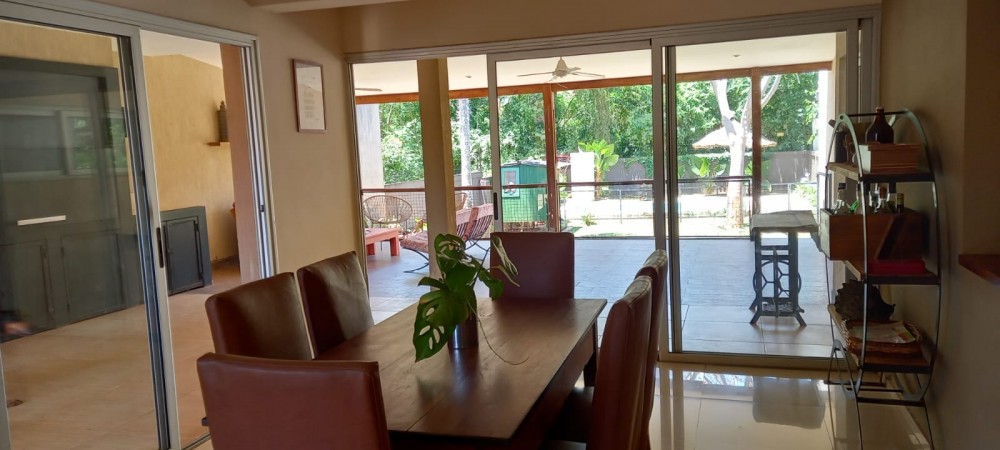 CASA EN VENTA Z/ AV. URQUIZA Y AV. M. DE ANDREA