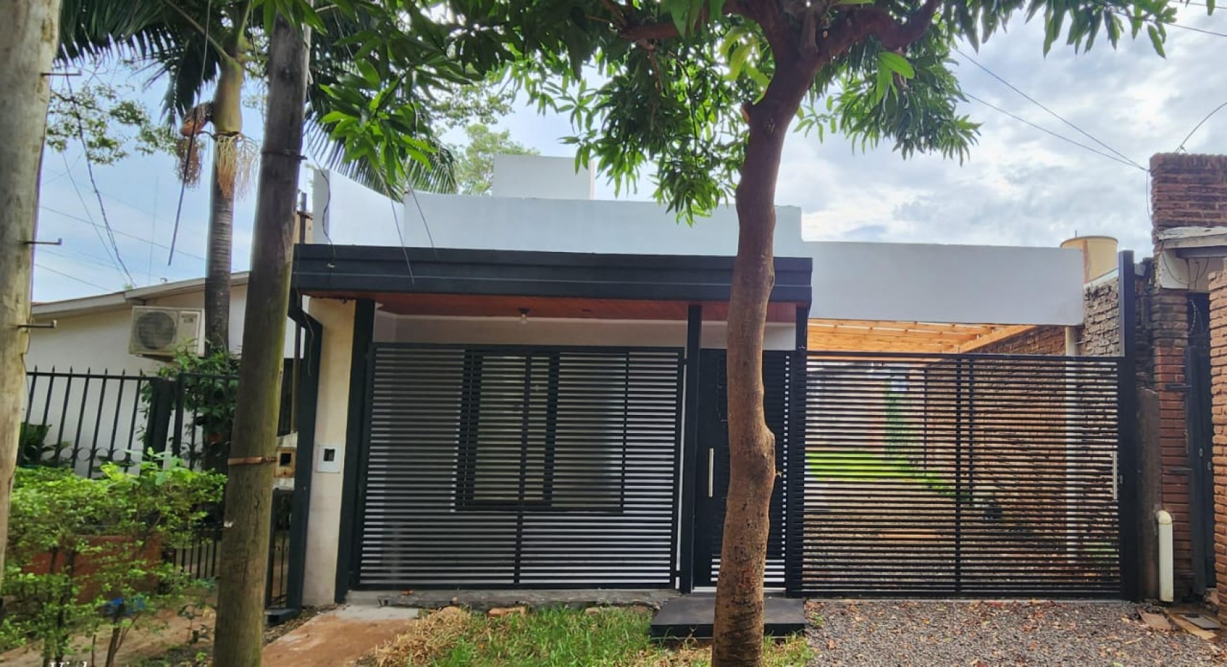 Casa en venta zona Avenida Zapiola y Avenida Centenario Posadas. 