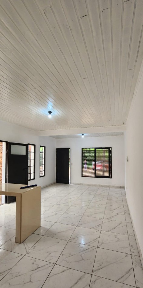 Casa en venta zona Avenida Zapiola y Avenida Centenario Posadas. 