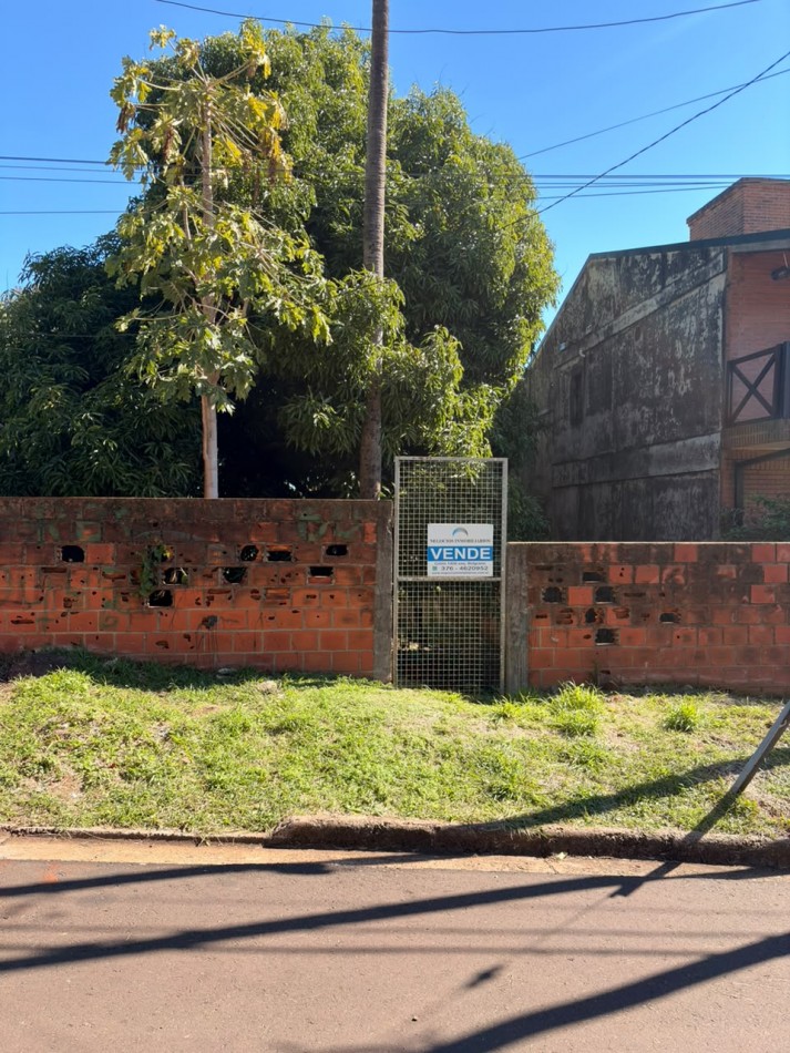 TERRENO en VENTA Calle Iguazu casi Av. Alma Fuerte 