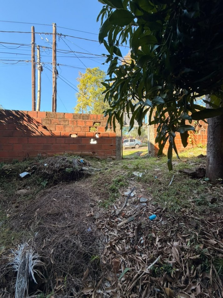 TERRENO en VENTA Calle Iguazu casi Av. Alma Fuerte 